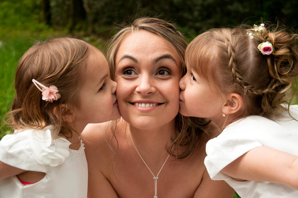 portrait-de-la-mariée-avec-ses-enfants-photographe-mariage
